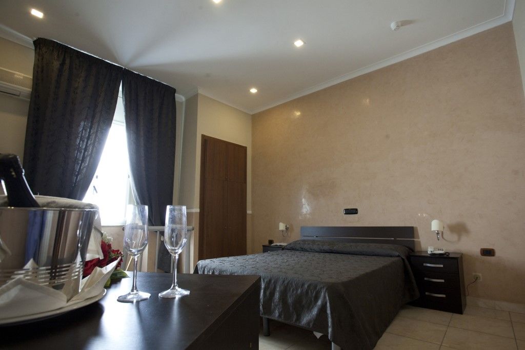 Hotel Vergilius Billia Napoli Esterno foto