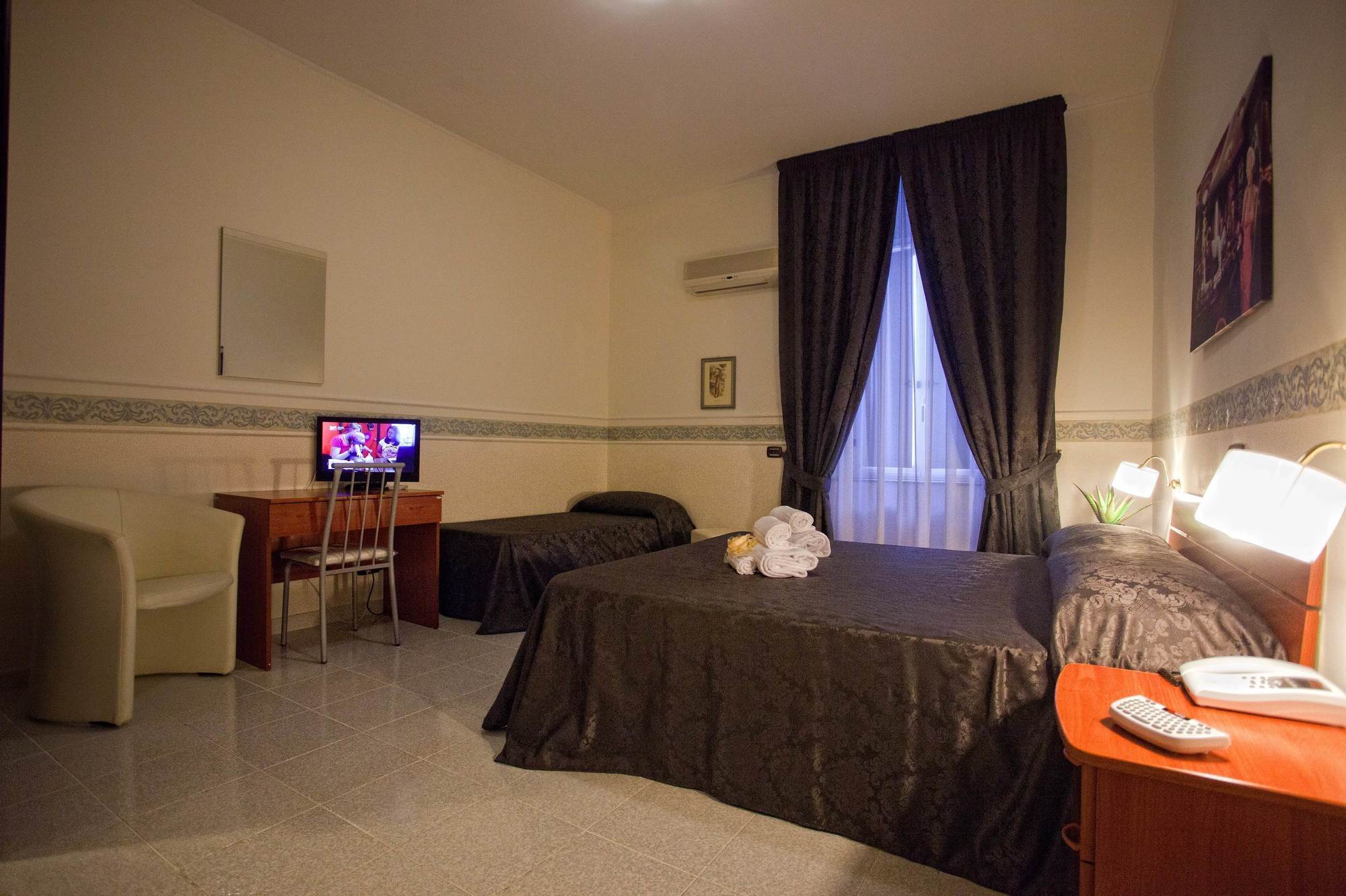 Hotel Vergilius Billia Napoli Esterno foto