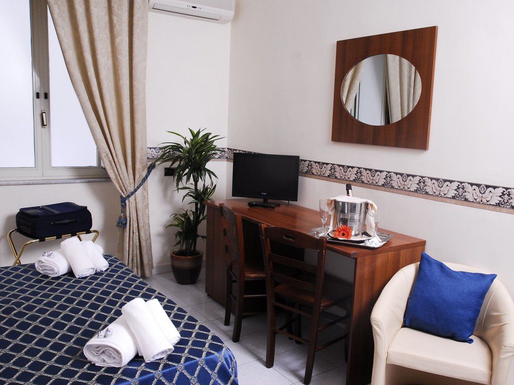Hotel Vergilius Billia Napoli Esterno foto